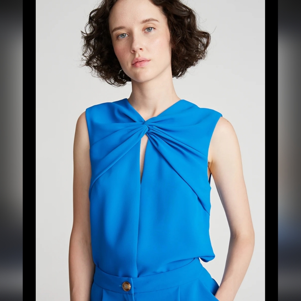 NEW HALSTON HERITAGE Faren Top In Fluid Crepe Size 4